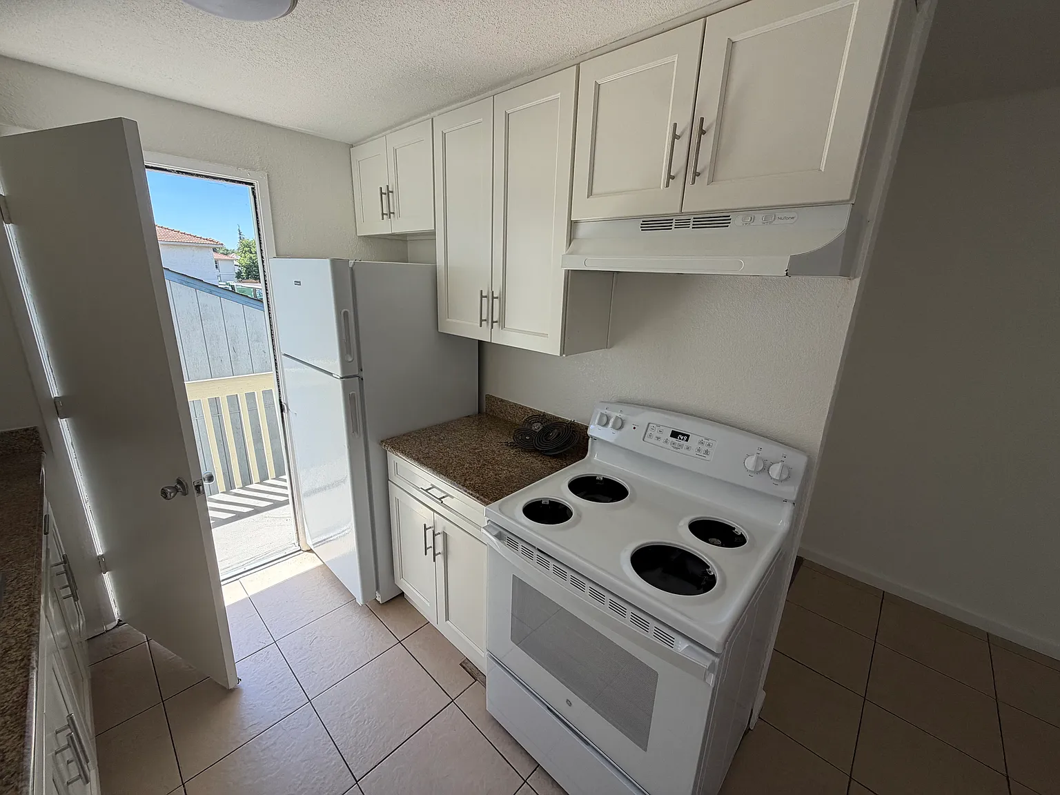2 bed, $2,100 — Photo 3