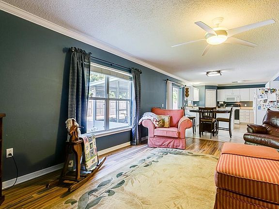 5th image of 2819 Southampton Dr