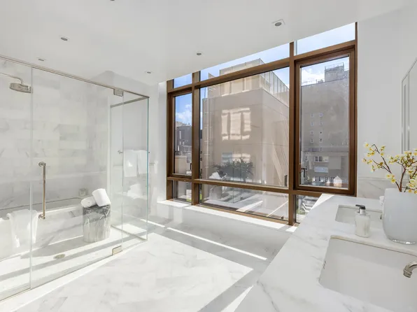 215 East 19th Street image 16 of 29