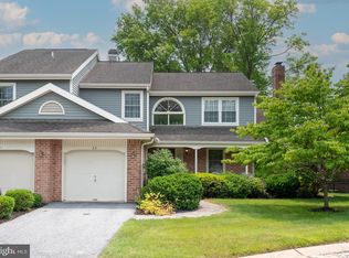 32 Stonehurst Ct, Chesterbrook, PA 19087