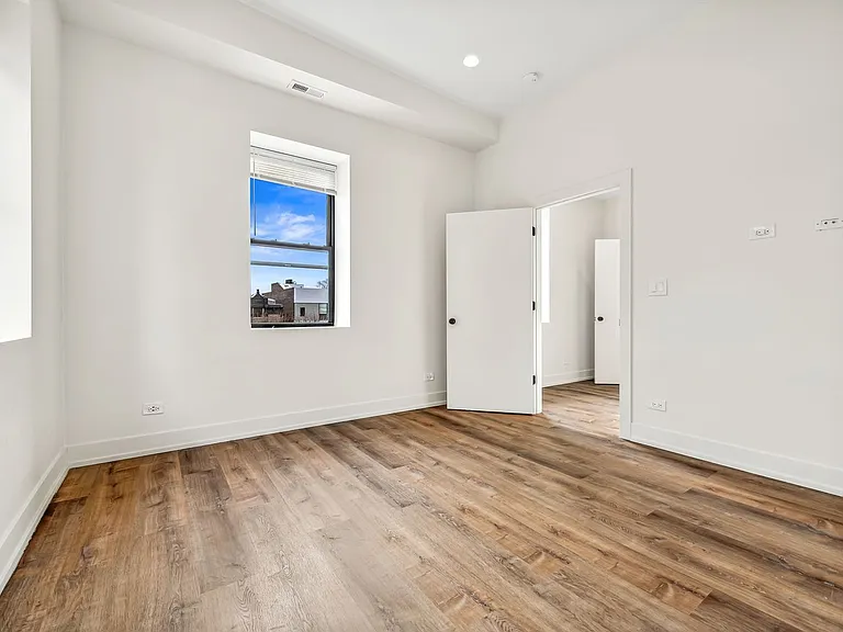 2219 N Hamilton Ave #101 — Photo 3