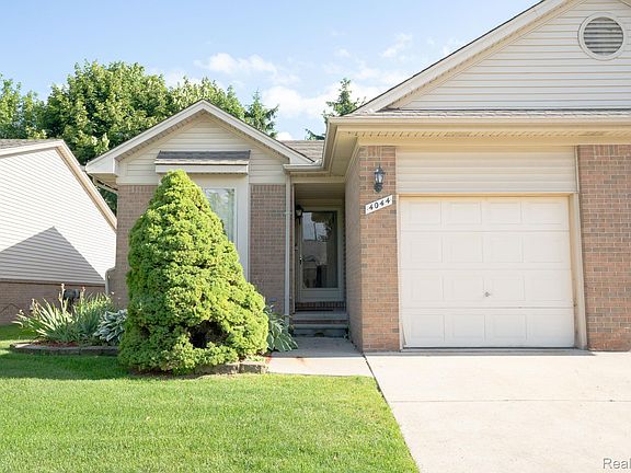 2nd image of 4044 Heatherwood Ct