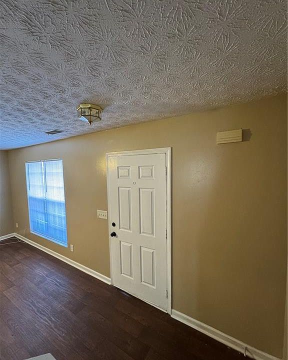 1st image of 5869 Strathmoor Manor Cir