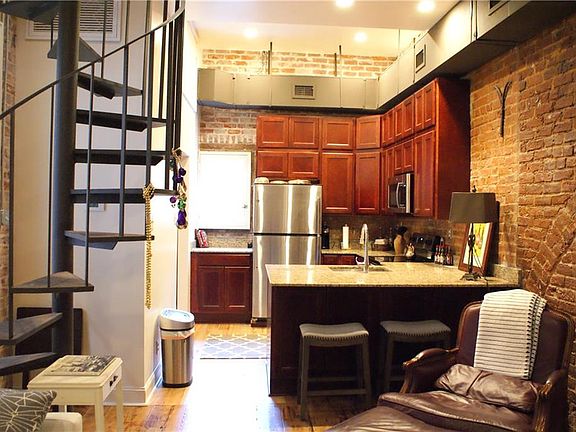 2nd image of 528 Royal St APT 3