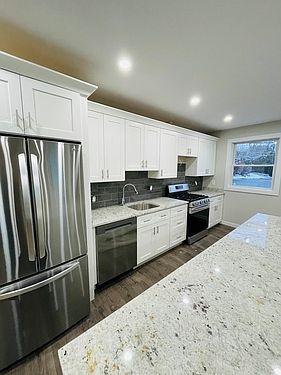 5th image of 111 Glen Head Rd