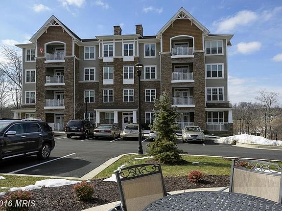 2nd image of 17 Clay Lodge Ln Unit 402