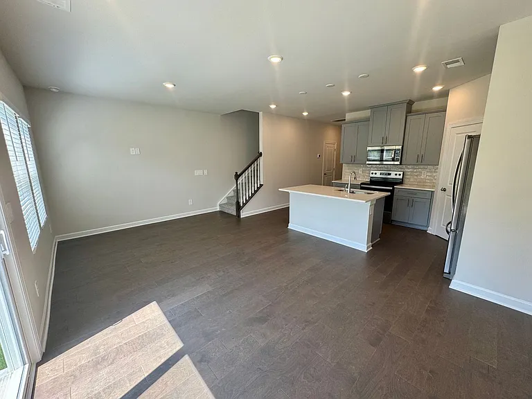 1720 Braemar Village Dr — Photo 7
