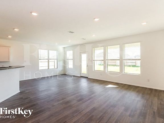 3rd image of 7214 Hillside Ave