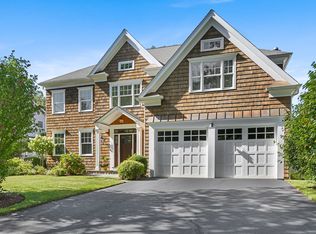 232 Pell Meadow Dr, Fairfield, CT 06824