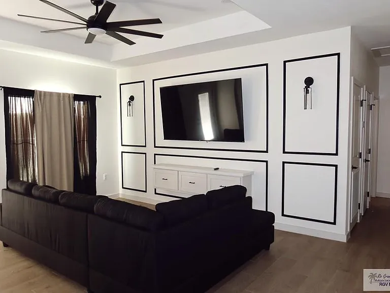 738 Foster Ln — Photo 5