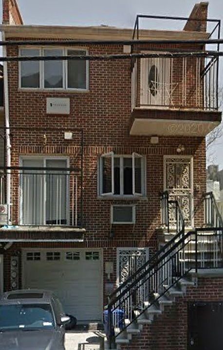1st image of 1829 E 18th St