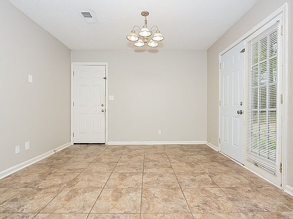 5th image of 164 Meadowlark Ln