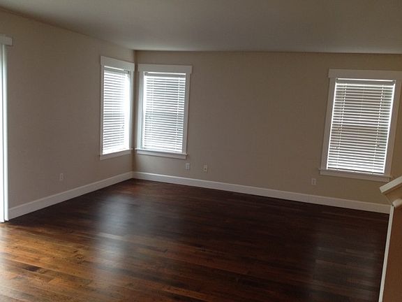 2nd image of 9532 187th St E