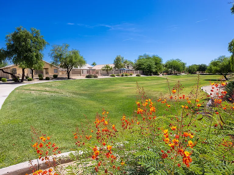 9233 W Mackenzie Dr — Photo 32