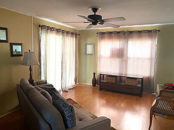 5th image of 453 Edwards Ave