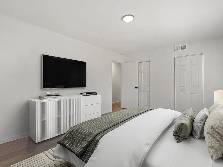 808 Chesapeake St SE #104 — Photo 6