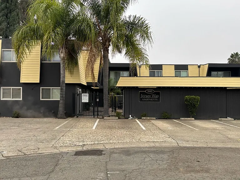3100 Jersey Way — Photo 12