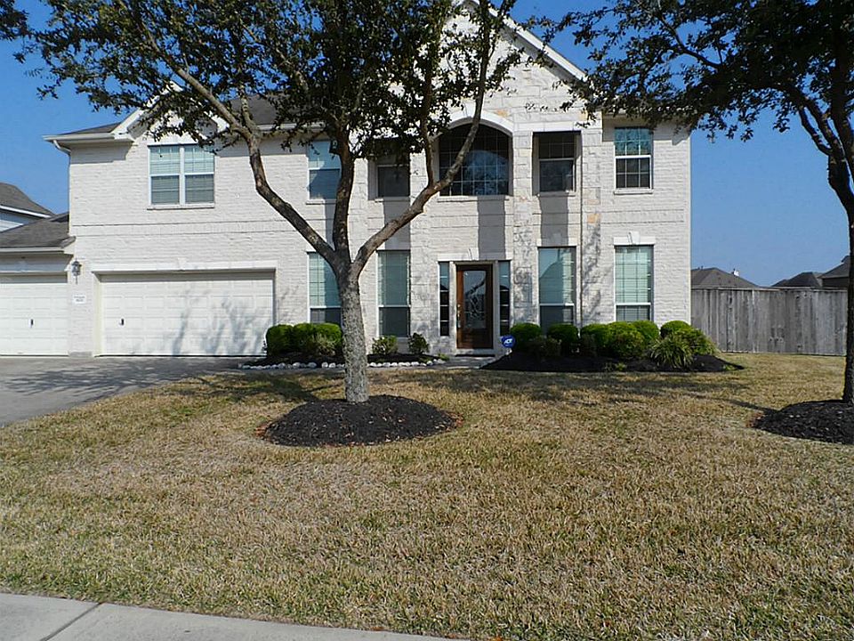 1st image of 423 White Oak Pointe