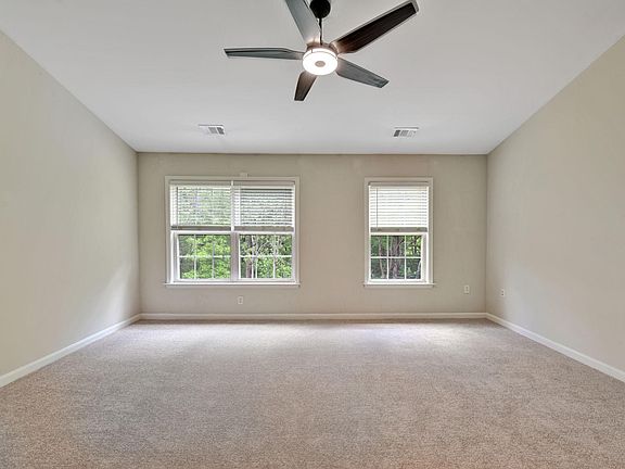 3rd image of 1805 Foxwood Cir
