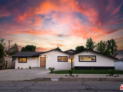 22250 Strathern St, Canoga Park, CA, 91304