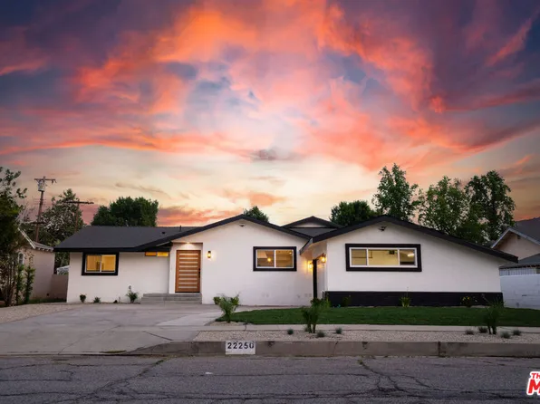 22250 Strathern St, Canoga Park, CA 91304