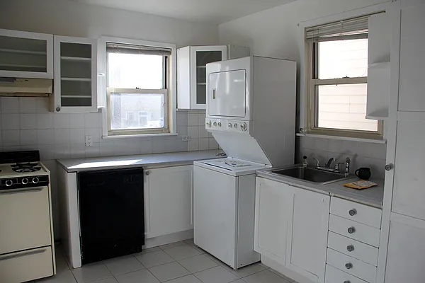 Rented by Dwell Residential Inc | media 27