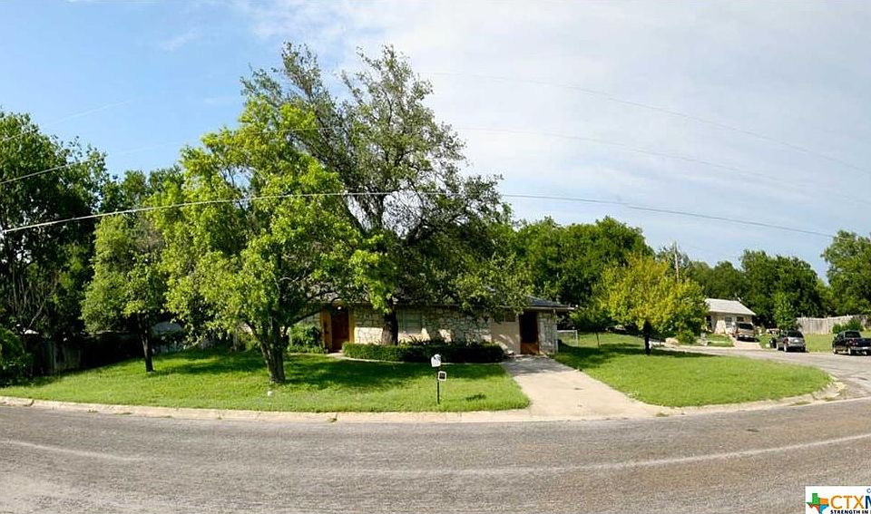 1st image of 11 Hillcrest Dr