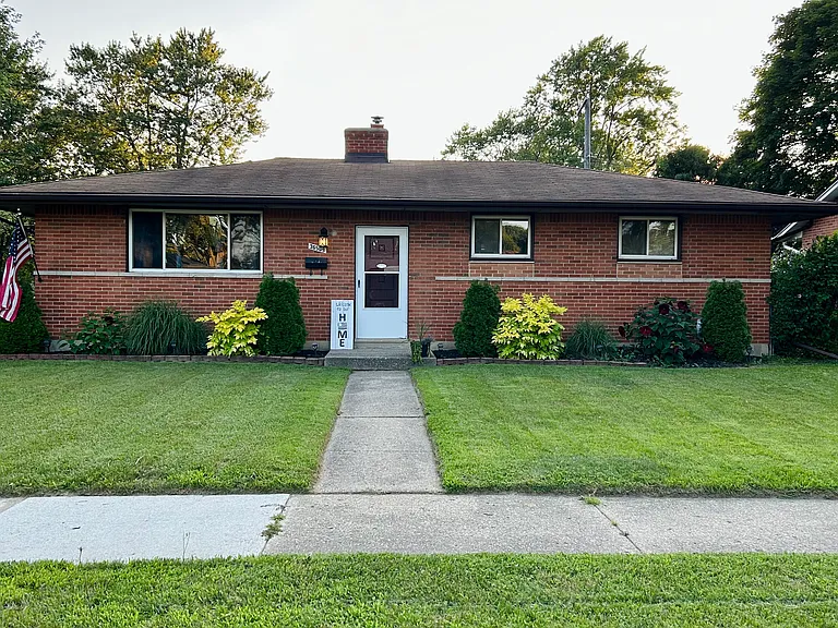 36509 Woodingham Dr — Photo 2
