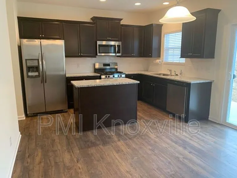 5371 Calvert Ln — Photo 4