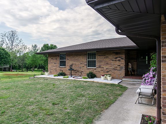 4th image of 23 Dalton Dr