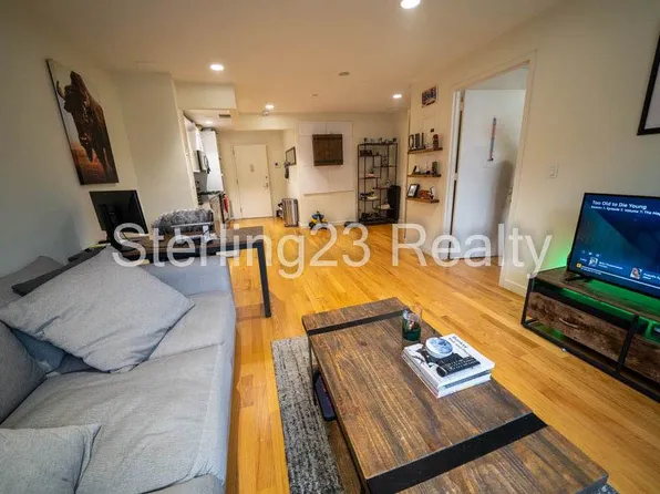 23-15 Astoria Boulevard image 5 of 22