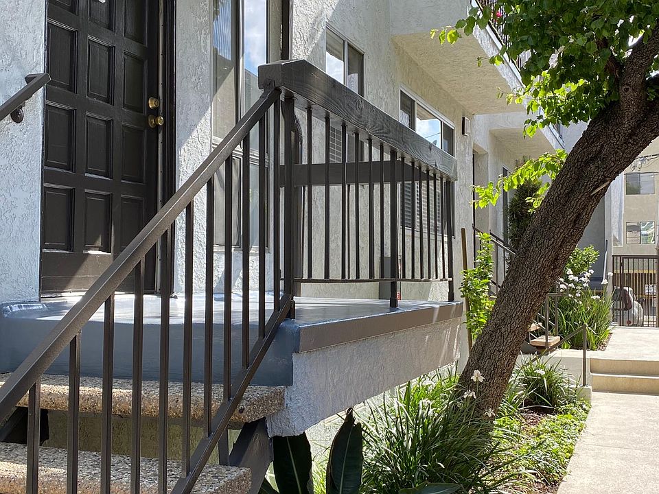 Front Entrance to unit