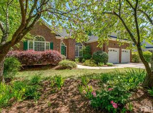 104 Holly Park Dr, Holly Springs, NC 27540