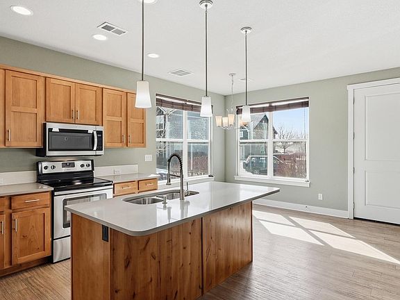 4th image of 3333 Apple Blossom Ln #5
