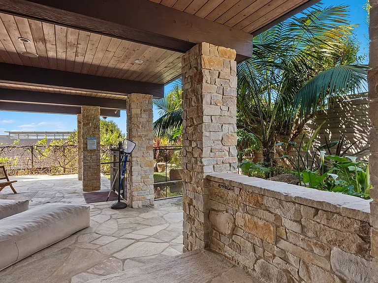 2260 El Amigo Rd — Photo 39