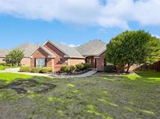 115 Honeysuckle Dr, Justin, TX 76247