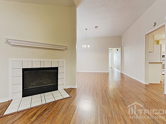 4th image of 1114 N Rock Dr