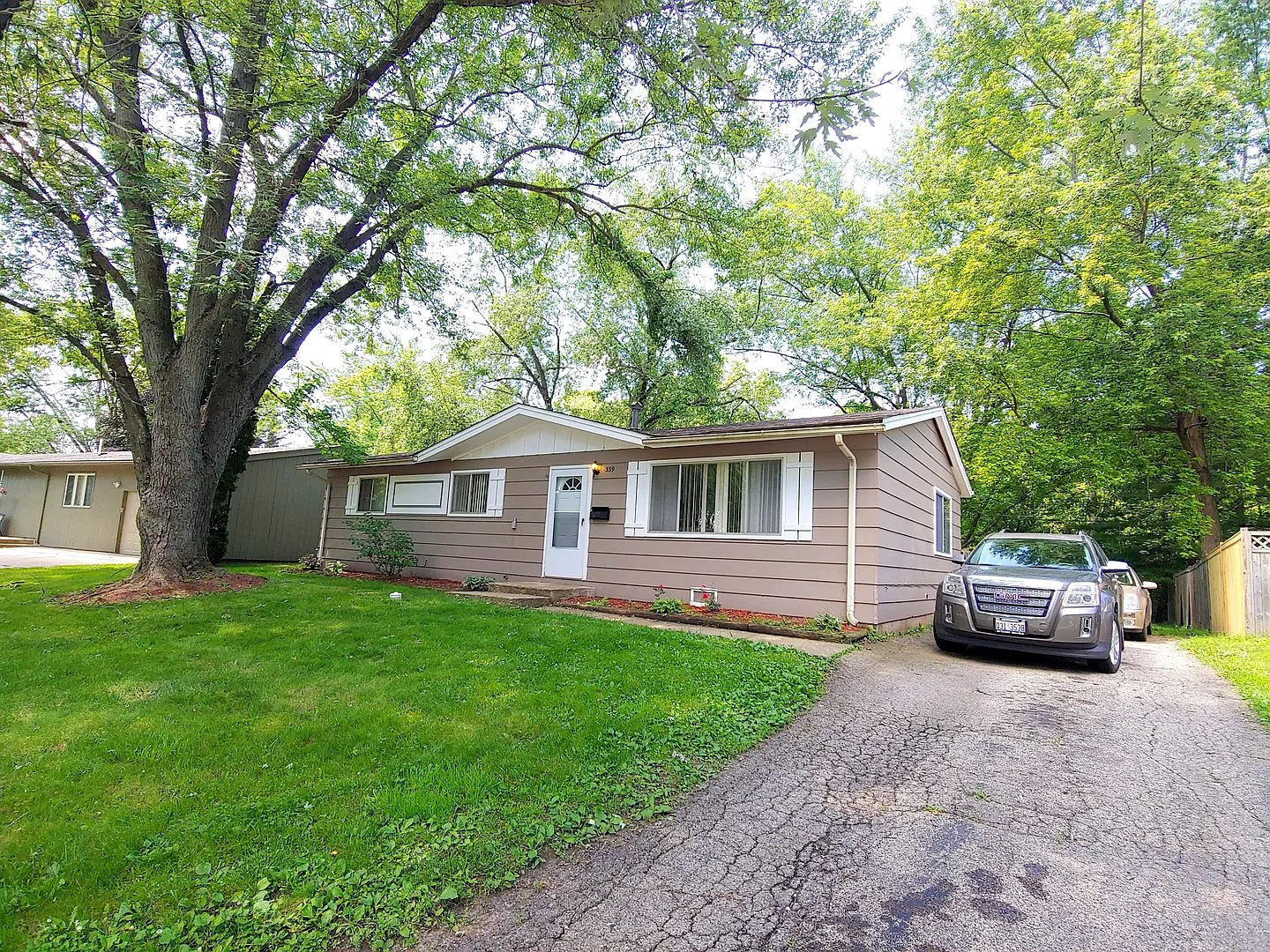 339 Willow Rd photo 1