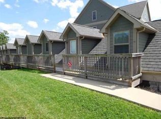 8 Canyon Rd, Morgantown, WV
