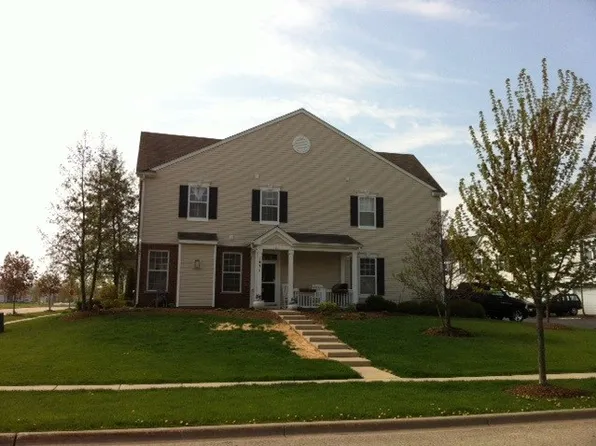 1851 Havens Dr, Woodstock, IL 60098