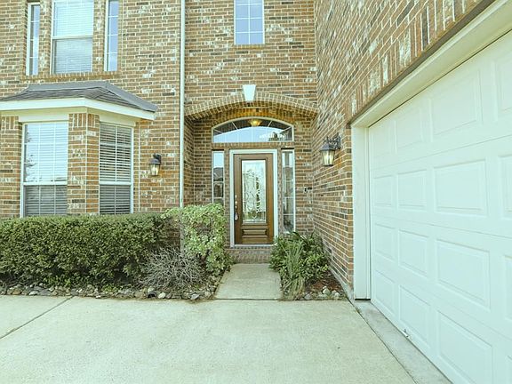 2nd image of 18007 Blues Point Dr