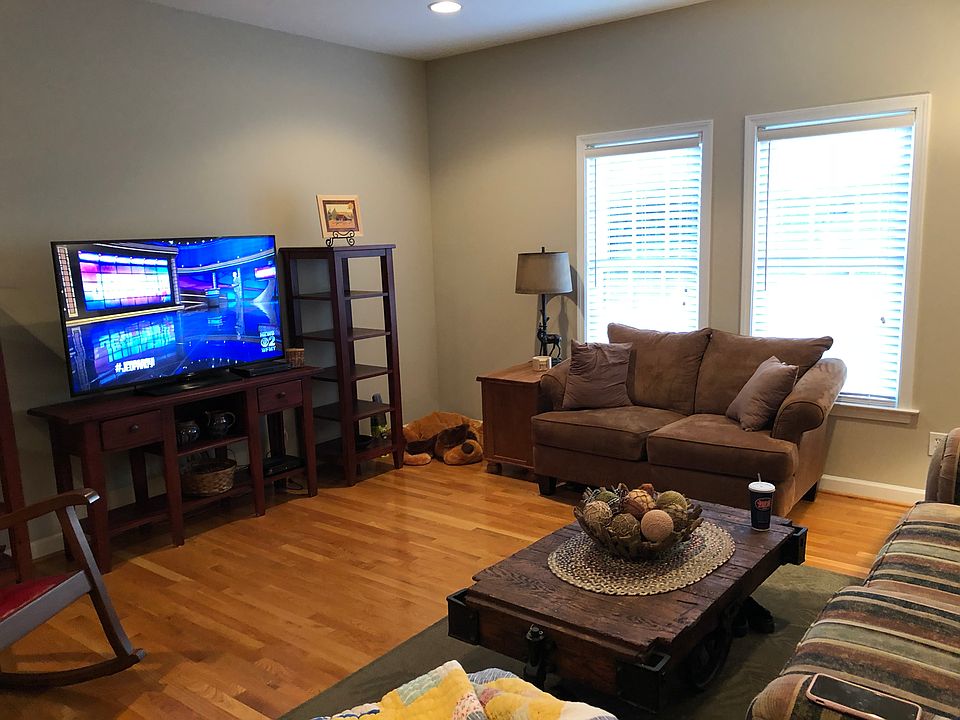 1st image of 193 Amber Ln