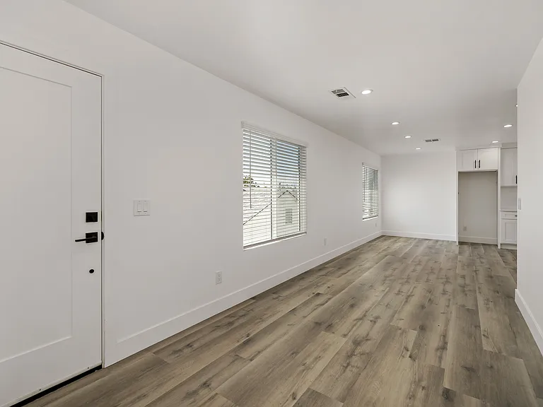 2729 Frankel St #1/2 — Photo 18