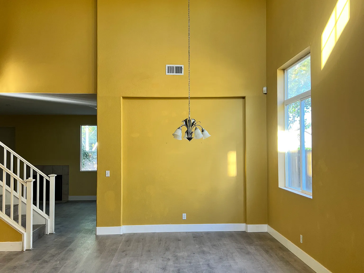 4 bed, 2.5 bath, 2183 sqft, $3,050 — Photo 2