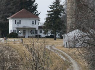 7658 Oakville Rd, Mount Carroll, IL 61053