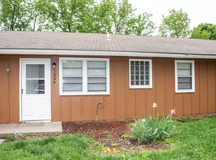 1004 SW Chicago Ave, Blue Springs, MO 64015