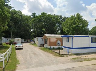 320 N Cedar St #15, Sanford, MI 48657