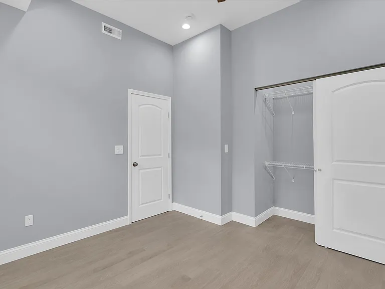 3500 Magnolia Ave #2F — Photo 10