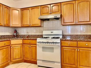 3142 48th St #2, Astoria, NY 11103