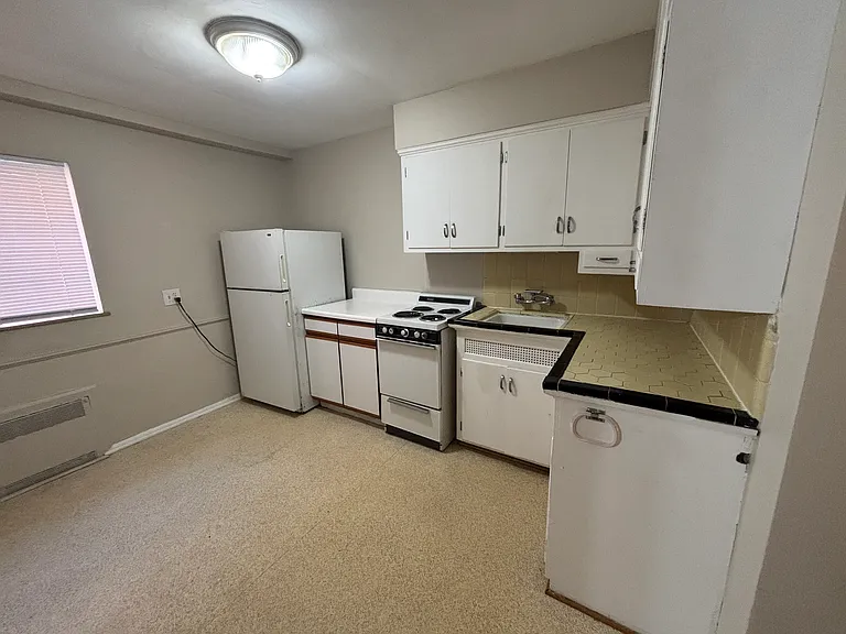 2265 Sherwood Ave #1 — Photo 4